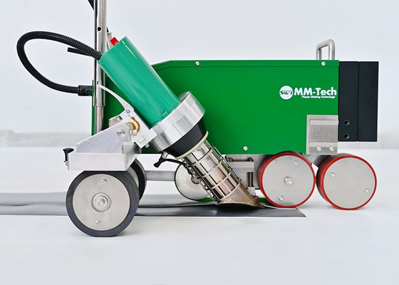 Μηχανή συγκόλλησης θερμού αέρα TPO Polymer 4200W Δύναμη θερμού αέρα 40mm Σφουγγαρίστρα συγκόλλησης