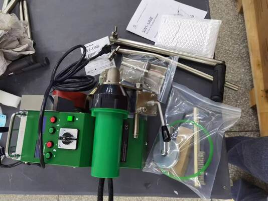Μηχανή συγκόλλησης θερμού αέρα 2800W SWT-UME για πλακέτα PVC 0,8-1,2 mm και σανίδα με συγκόλληση / έρμα / έρμα